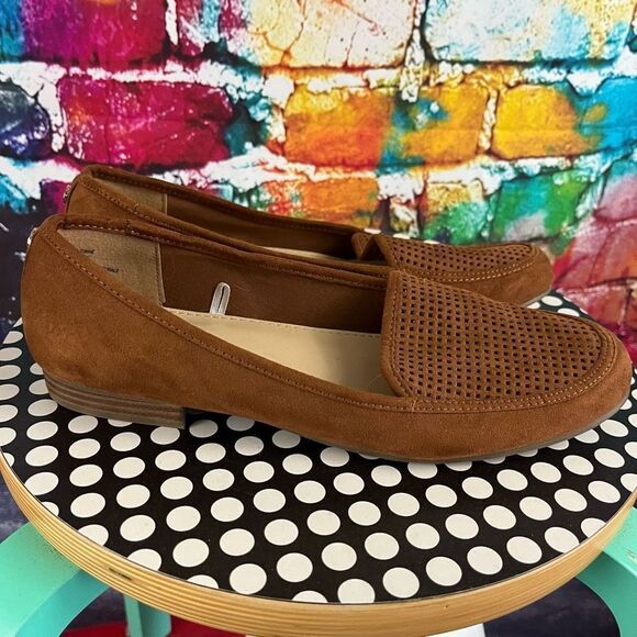 Liz Claiborne Towne Loafers Brown Perforated Upper Slip On Faux Suede 8.5 Medium - Picture 1 of 8